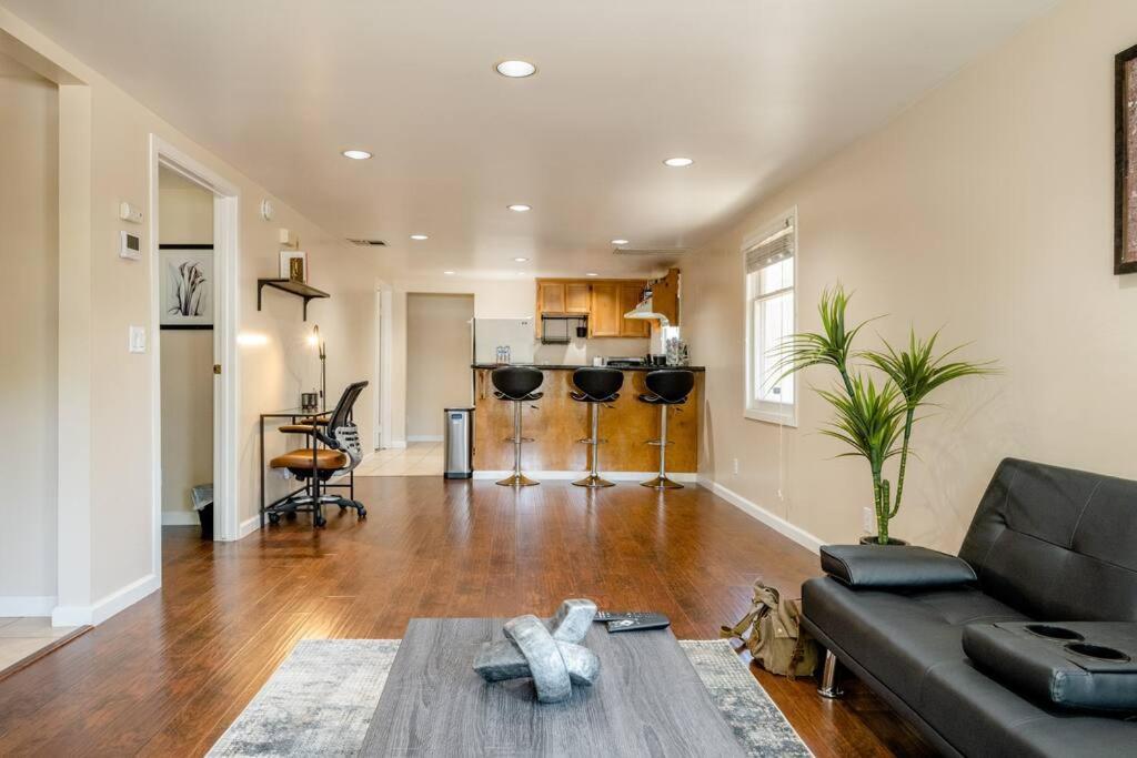 *2Bdr Victorian Home Away From Home - *Central Loc Sacramento Eksteriør billede