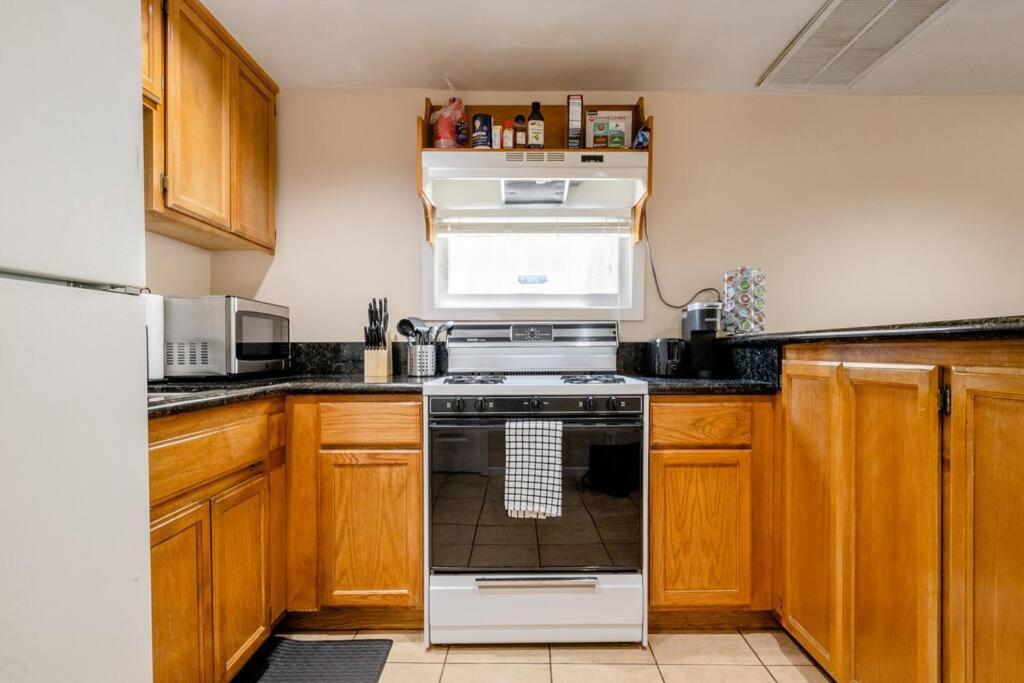 *2Bdr Victorian Home Away From Home - *Central Loc Sacramento Eksteriør billede